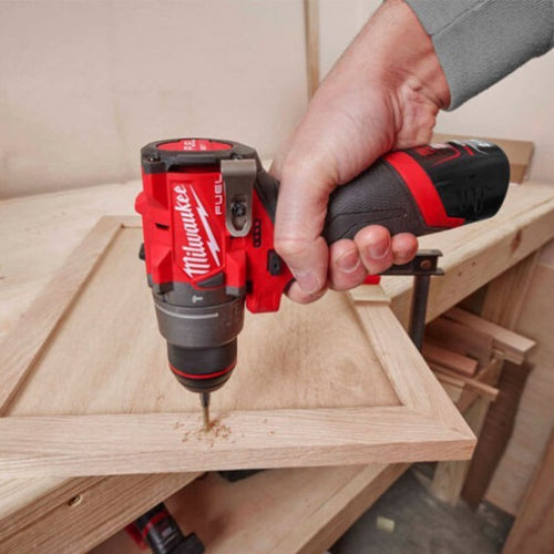 ბურღი-სახრახნისი 2 ბატარეით Milwaukee 4933479868